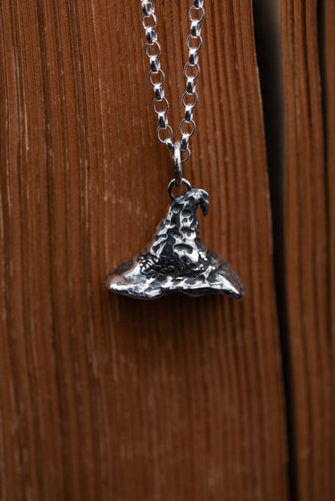 Ranni the witch snow hat elden ring pendant