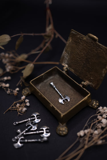 barbarian battle axe dungeons and dragons pendant
