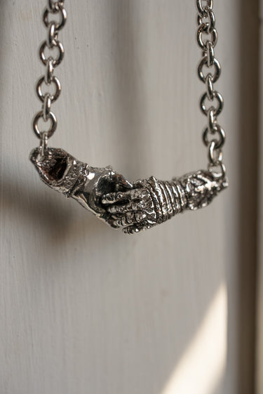 hands of valor medieval gauntlet chain