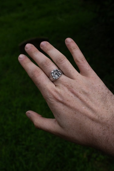 dark fantasy signet ring dungeon
